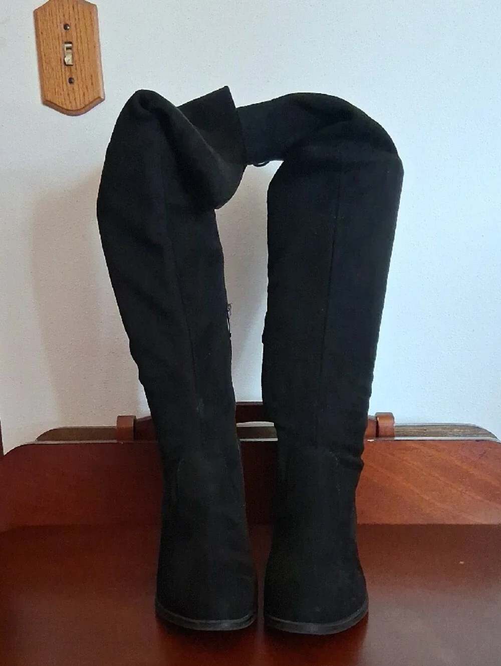 GUC Size 7 Black Over-the-Knee Boots